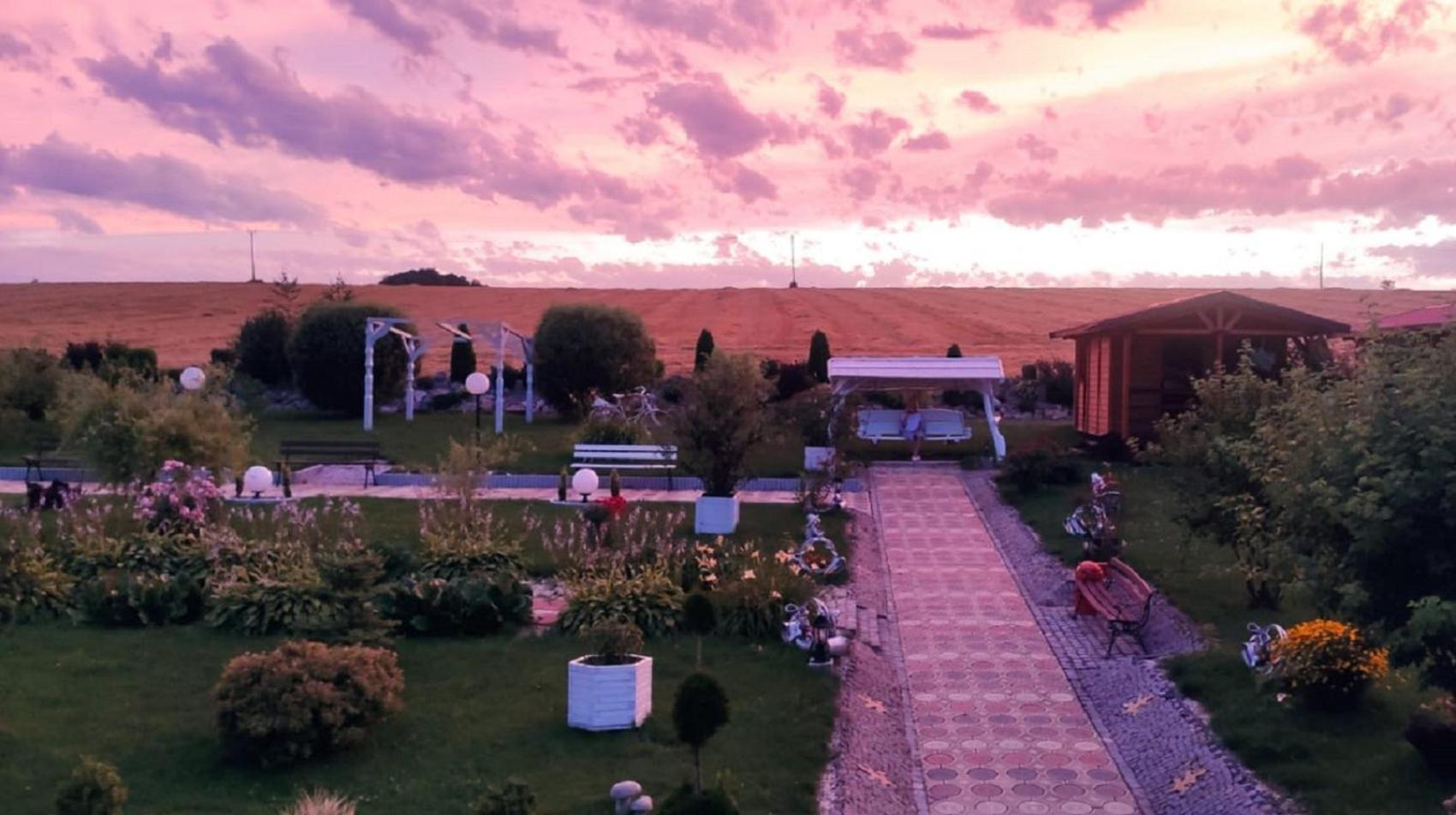 Zajazd U George'A Ziebice Exteriér fotografie